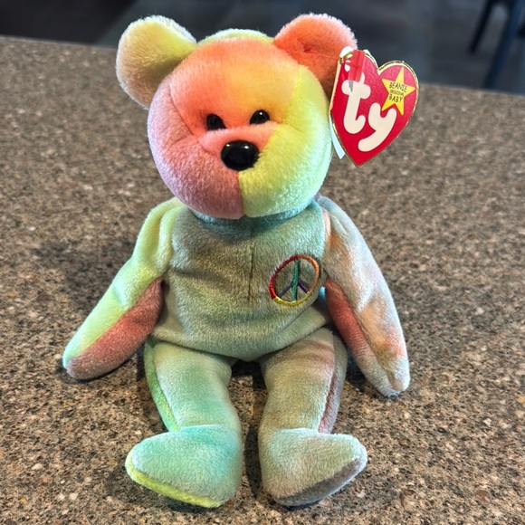 Extremely rare peace beanie baby with tag errors